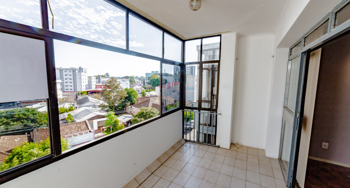 Amplo apartamento no Ed. Santa Rosa - Rua Minas Gerais