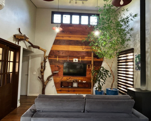 Casa de esquina alto padrão