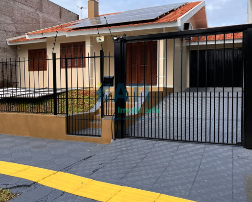 Casa com piscina na Esplanada