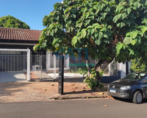 Casa no centro com piscina