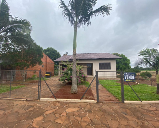 Casa com área de terra Bairro Cruzeiro