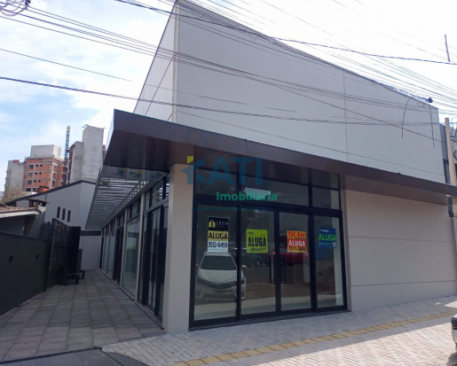 Salas comerciais térreas  novas